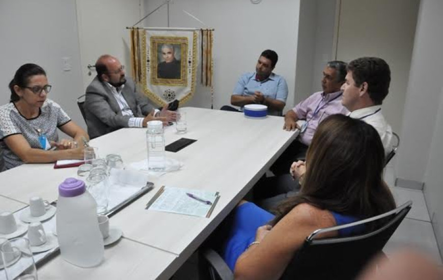 Musafir se reúne com servidores do HRA