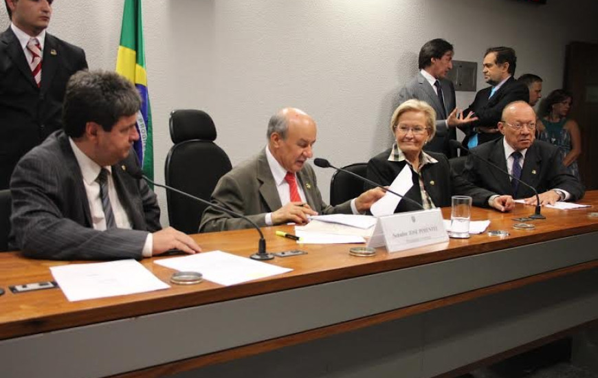 Deputado Junior Coimbra preside comissão