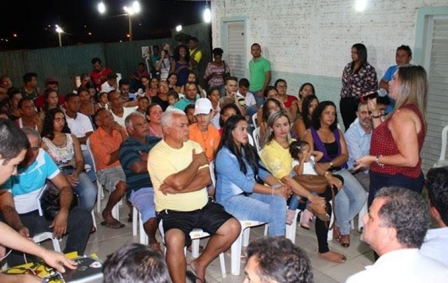 Cláudia questiona obras em ano eleitoral