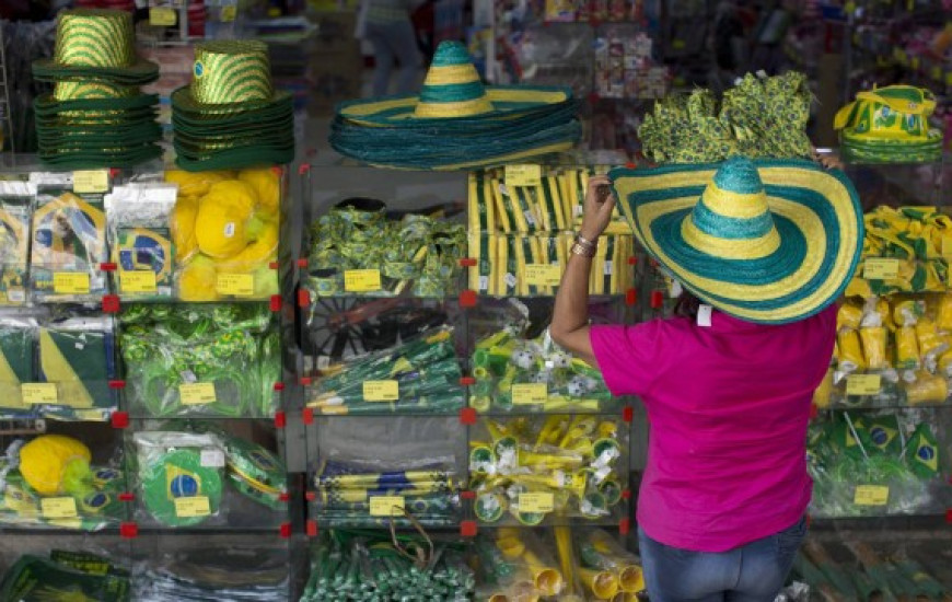 Palmenses compram itens para decorar residências e veículos