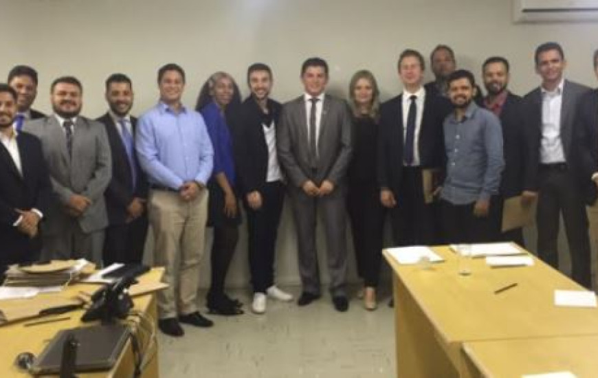 Comitê é composto por 12 partidos