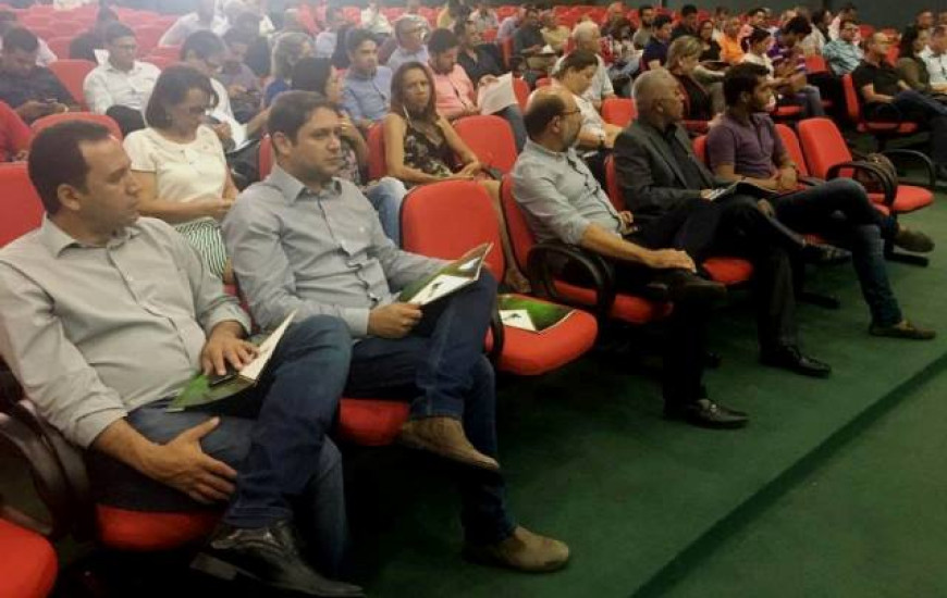 ATM promove reunião entre prefeitos 