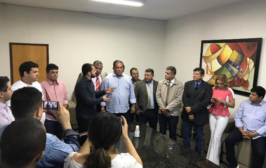 Parlamentares eleitos no último domingo visitam a Câmara de Palmas