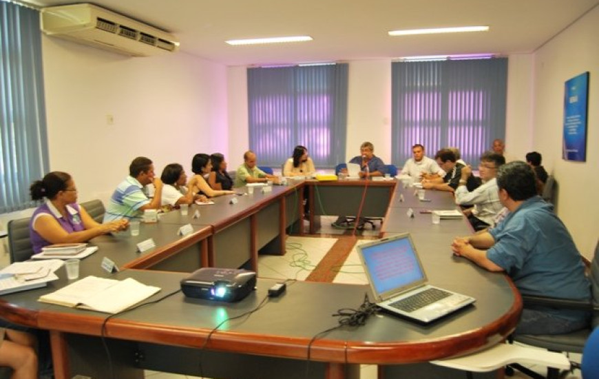 Valderez fala de Saúde durante debate