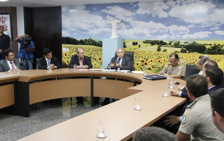 Anúncio feito pelo governador