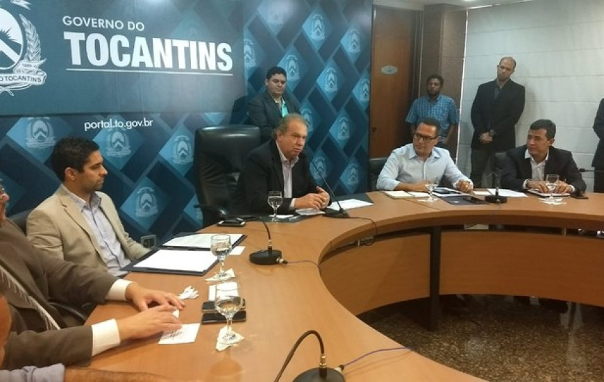 Carlesse rebate Miranda e defende programa de Saúde no Estado