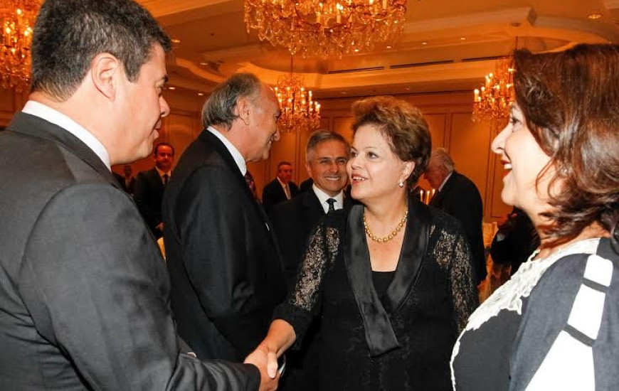 Senadora foi anfitriã em jantar com Dilma