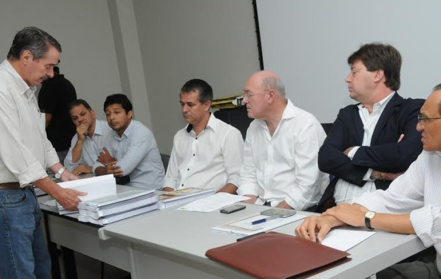 Ruiter Pádua repassou informações do setor