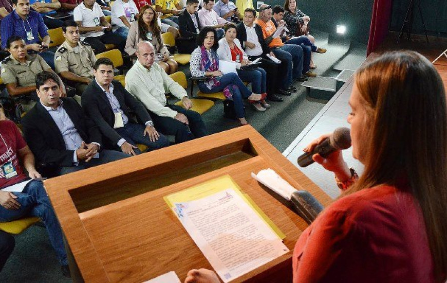 Claudia aponta avanços para a juventude