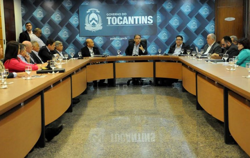Governo reúne secretários