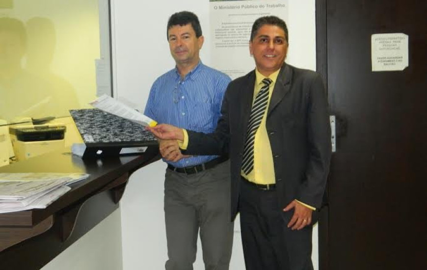 Sintec pede suspensão de concursos