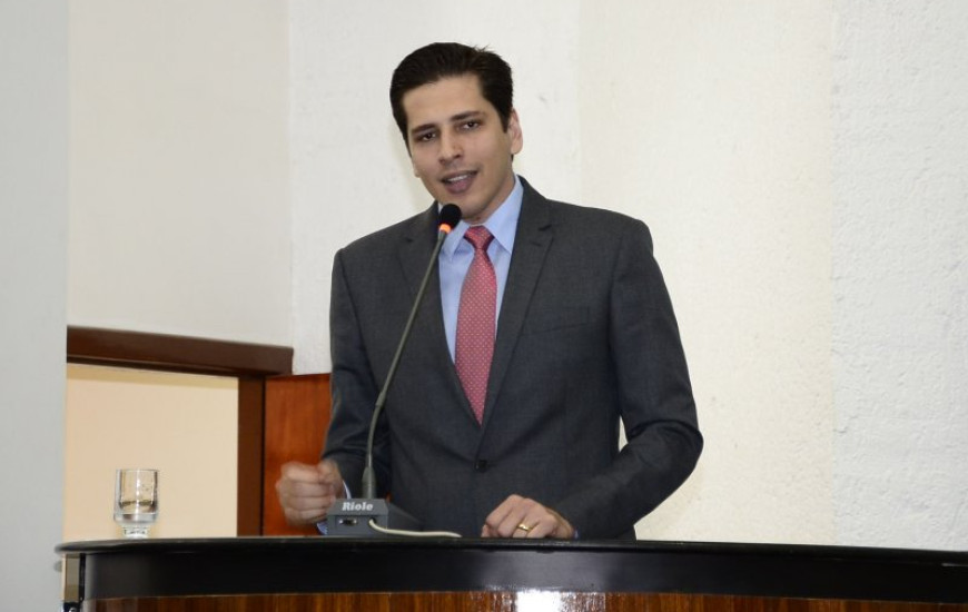 Deputado estadual Olyntho Neto
