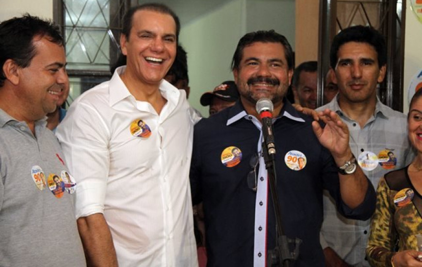 Ataídes com Cinthia e Aragão em evento