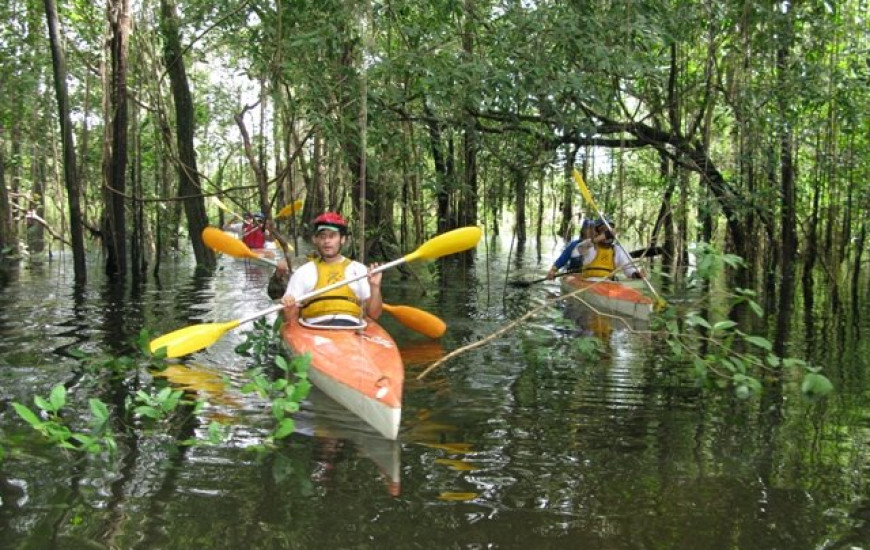 Trilha aquática no Parque Cantão