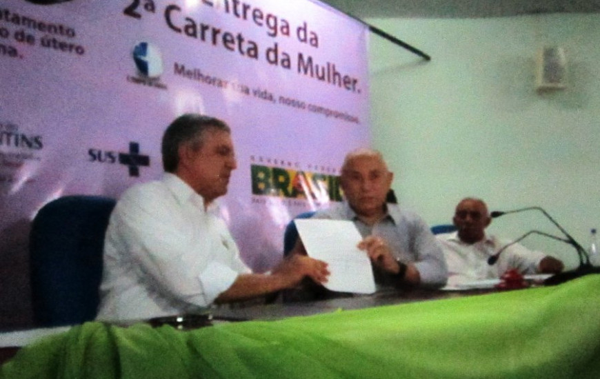 Ministro assina repasse de R$ 652 mil