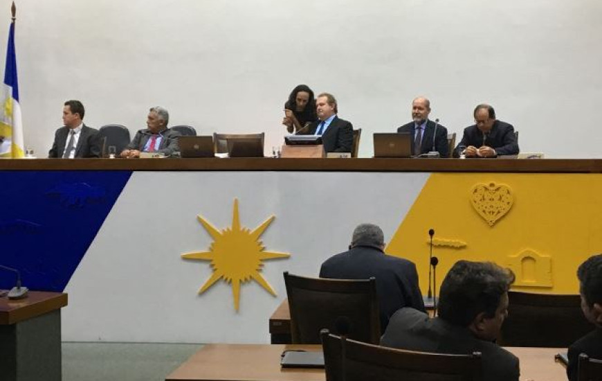 Deputados retornam à Assembleia após recesso