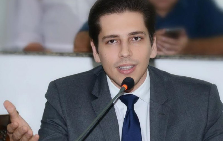 Deputado estadual Olyntho Neto