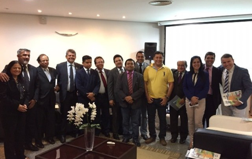 Deputados firmam compromisso pela Juventude