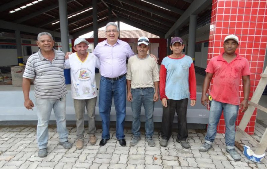 Laurez Moreira visita obras