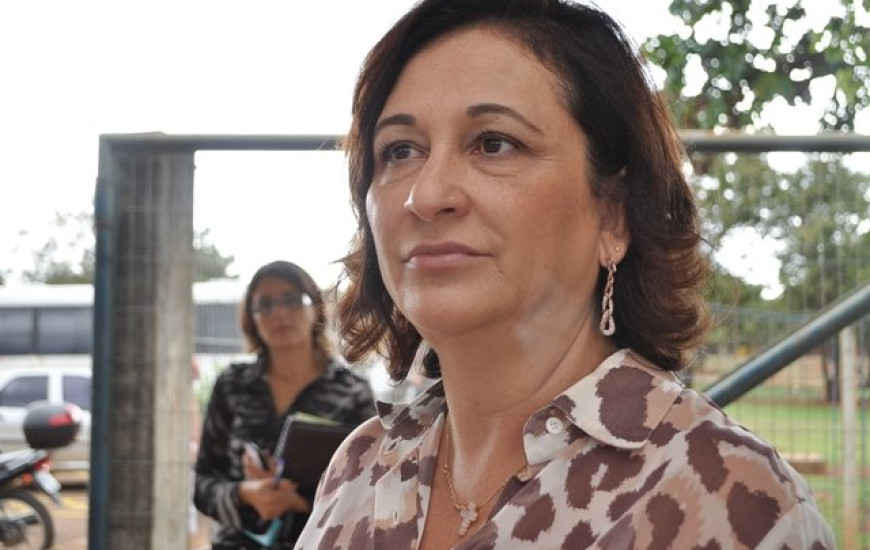 Senadora confirma adesão ao PMDB