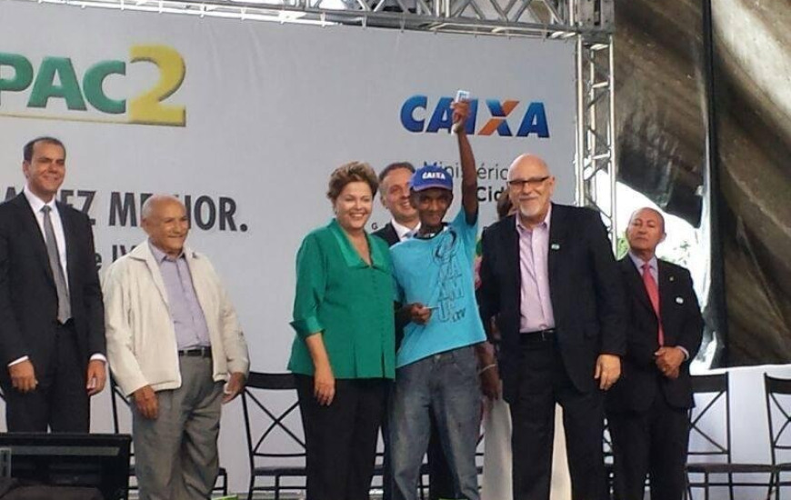 Dilma entrega chave da casa própria