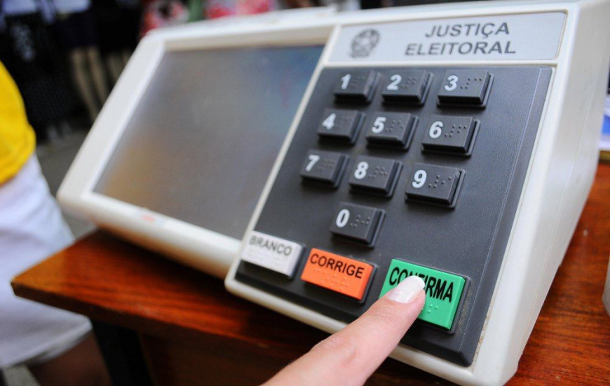 Eleitores terão que votar em seis candidatos