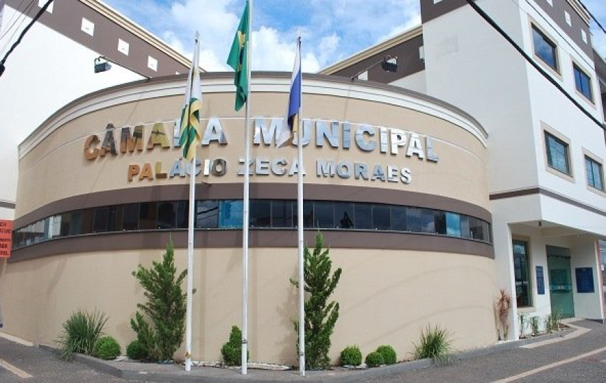 Base de Avelino perde força na Câmara