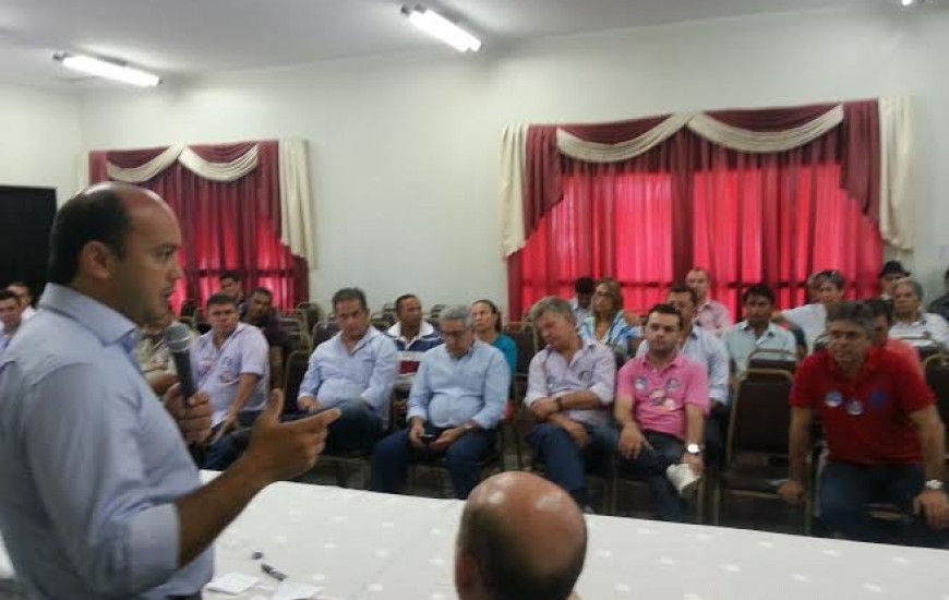 Sandoval comenta obras estratégicas