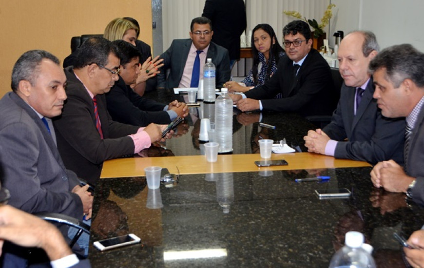 Dimas se reúne com vereadores de Palmas