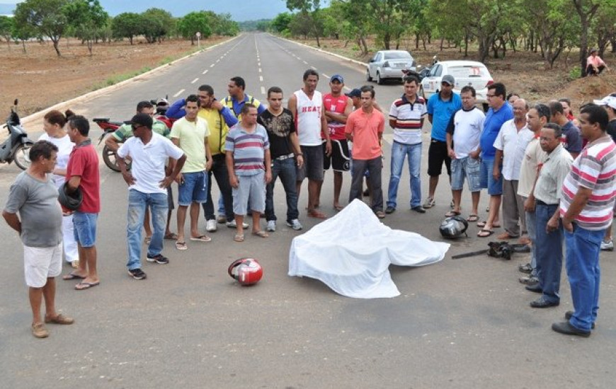 Moradores se mobilizam para pedir sinalização