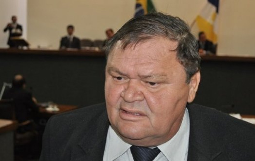 Bonifácio coloca nome