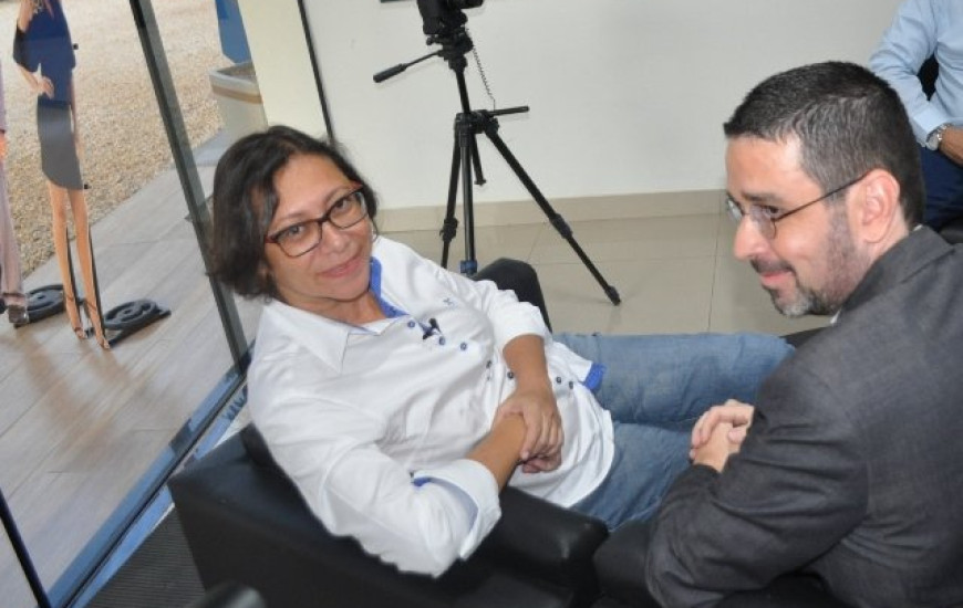 Jornalistas Fernando Hessel e Roberta Tum