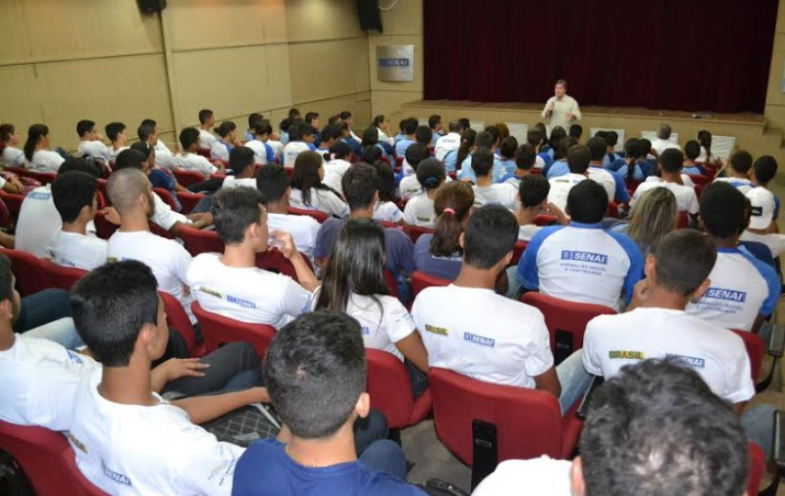 Palestra foi destinada a alunos do Senai