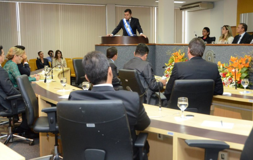 Amastha assume segundo mandato em Palmas