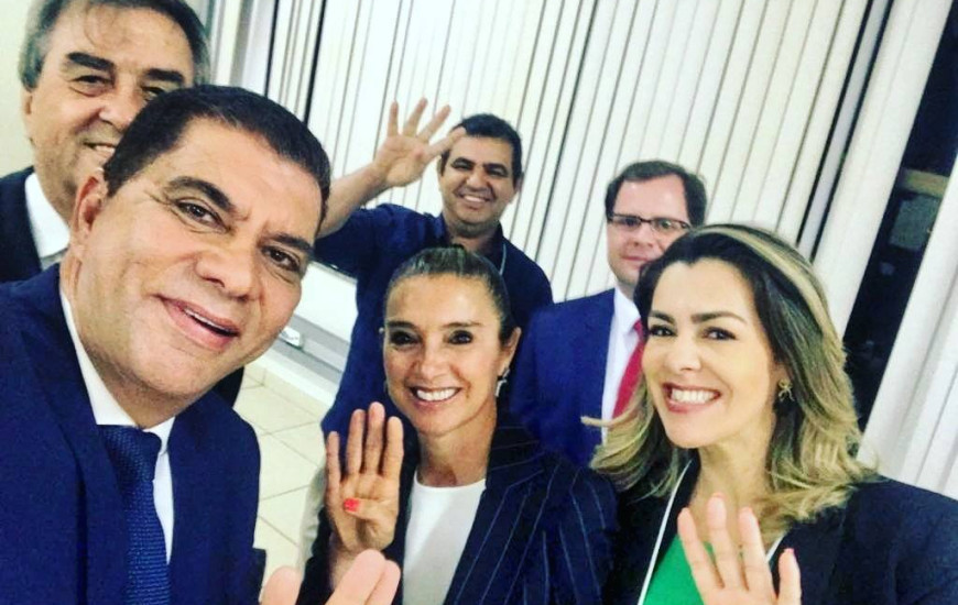 Amastha chegou à sede da TV acompanhado