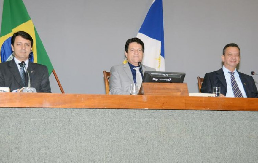 Deputado pede benefícios