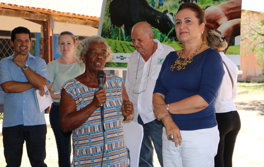 Senadora Kátia percorre estado em pré-campanha