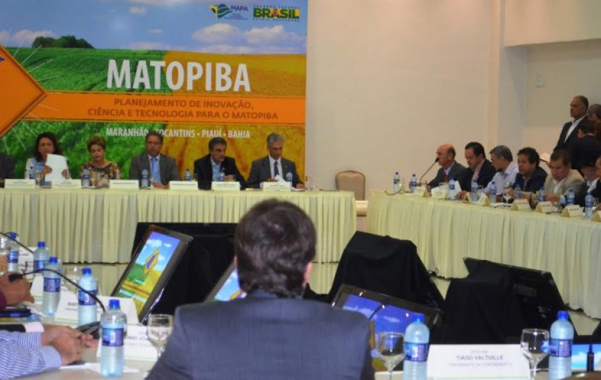 Paulo Carneiro participa de reunião