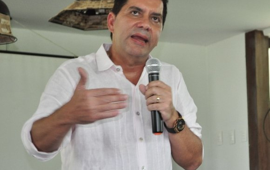 Prefeito anuncia provas da Educação para 1º de dez