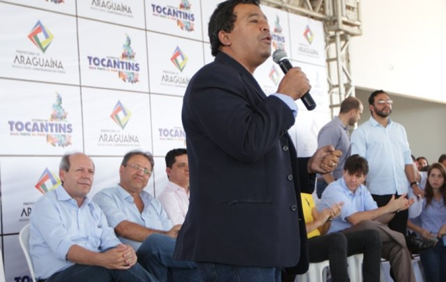 Elenil comemora benefícios para Araguaína