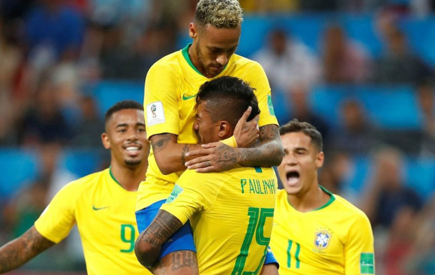 Seleção Brasileira joga primeira partida das oitavas de final com o México