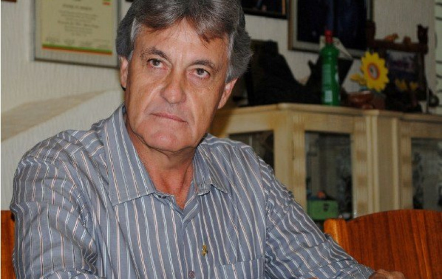 Ernani diz que comunicou decisão a Siqueira Campos