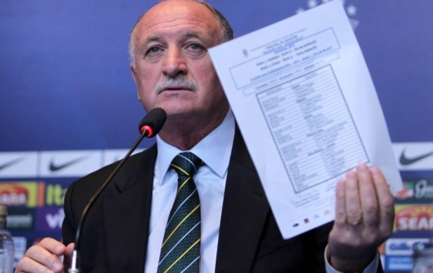 Felipão convoca 23 jogadores