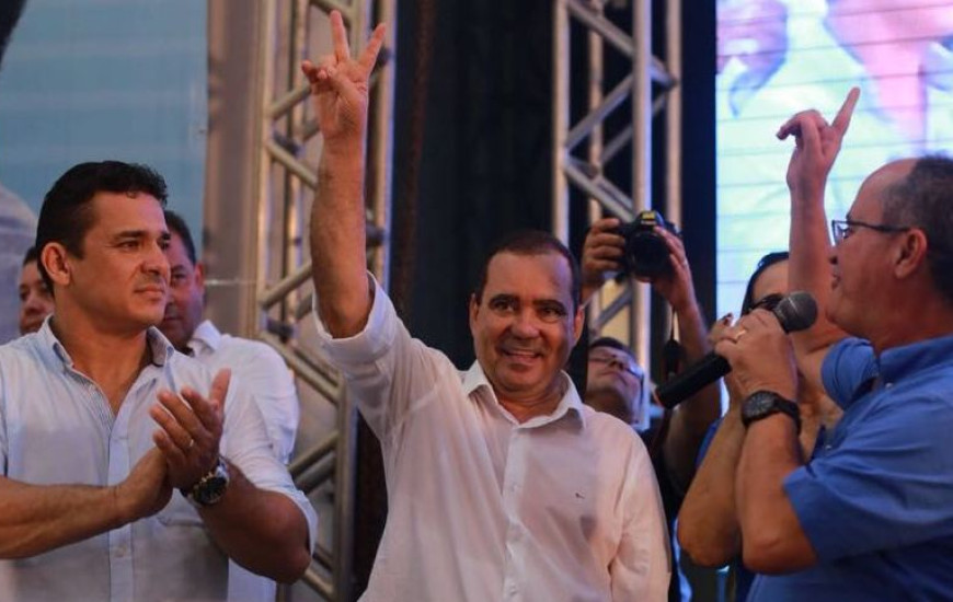 Vicentinho disputa governo; vice é Divino Bethânia