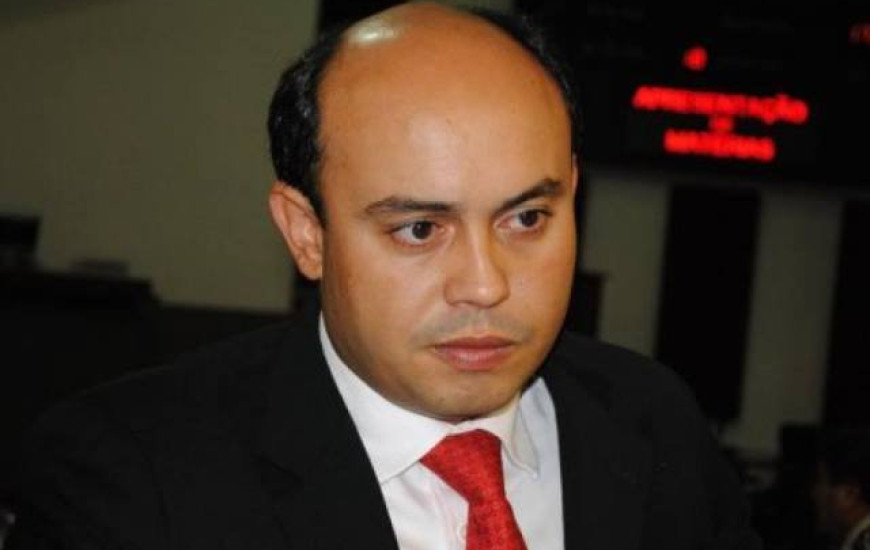 Sandoval responderá em liberdade