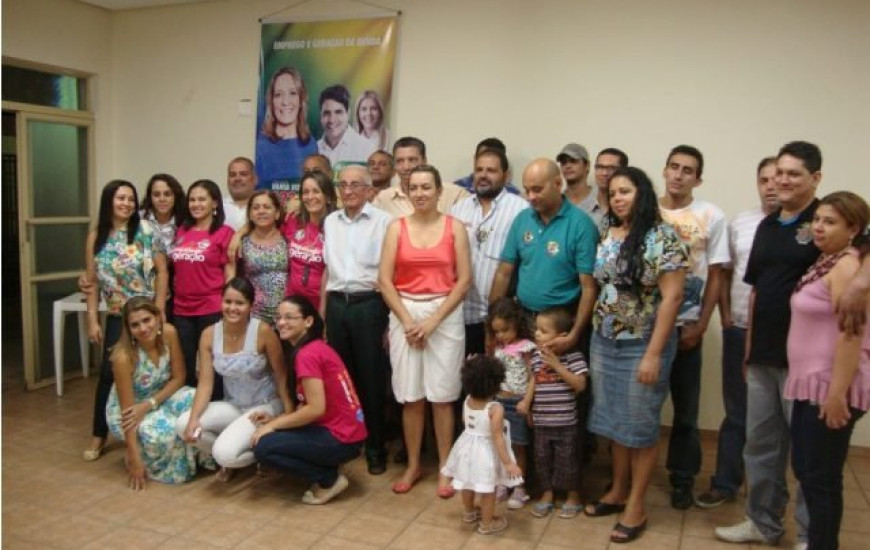 Vânia Vidal em reunião na Assefaz