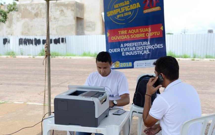 Posto de atendimento sobre questão do IPTU