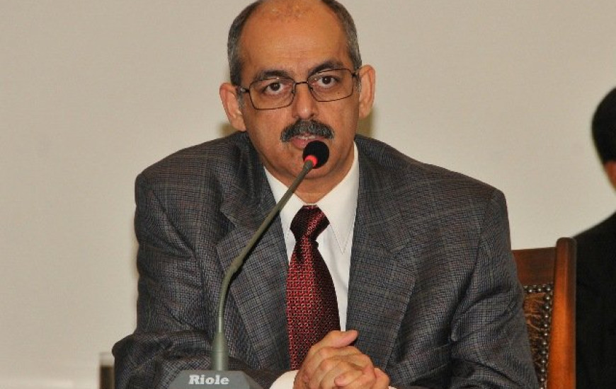 Interventor Celtins, Averbuch