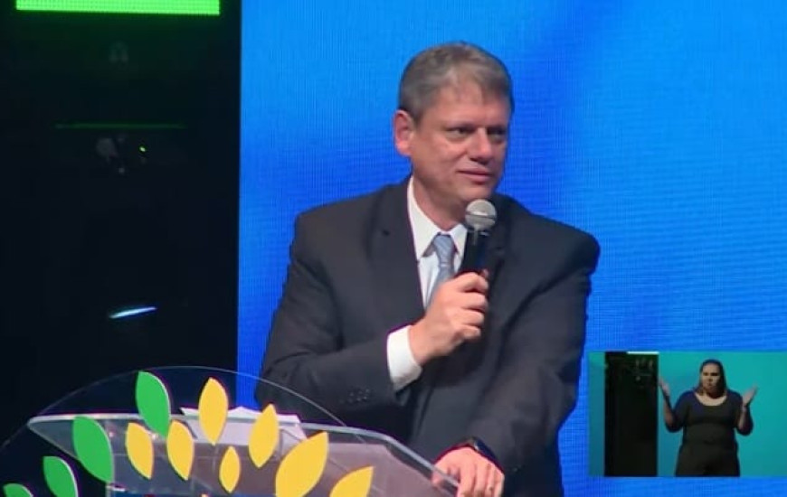 Governador de São Paulo, Tarcísio de Freitas, elogia Wanderlei Barbosa