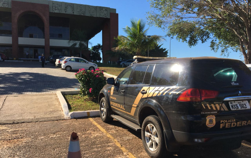 Agentes da PF cumprem mandados no Palácio Araguaia